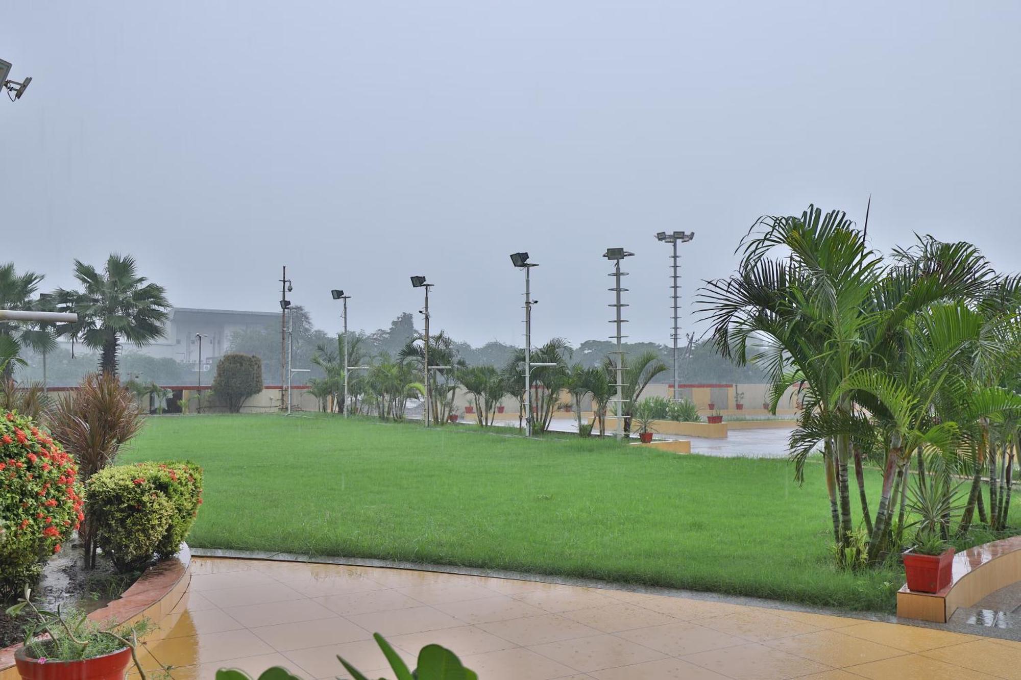 Atithi Resort Bharuch Экстерьер фото