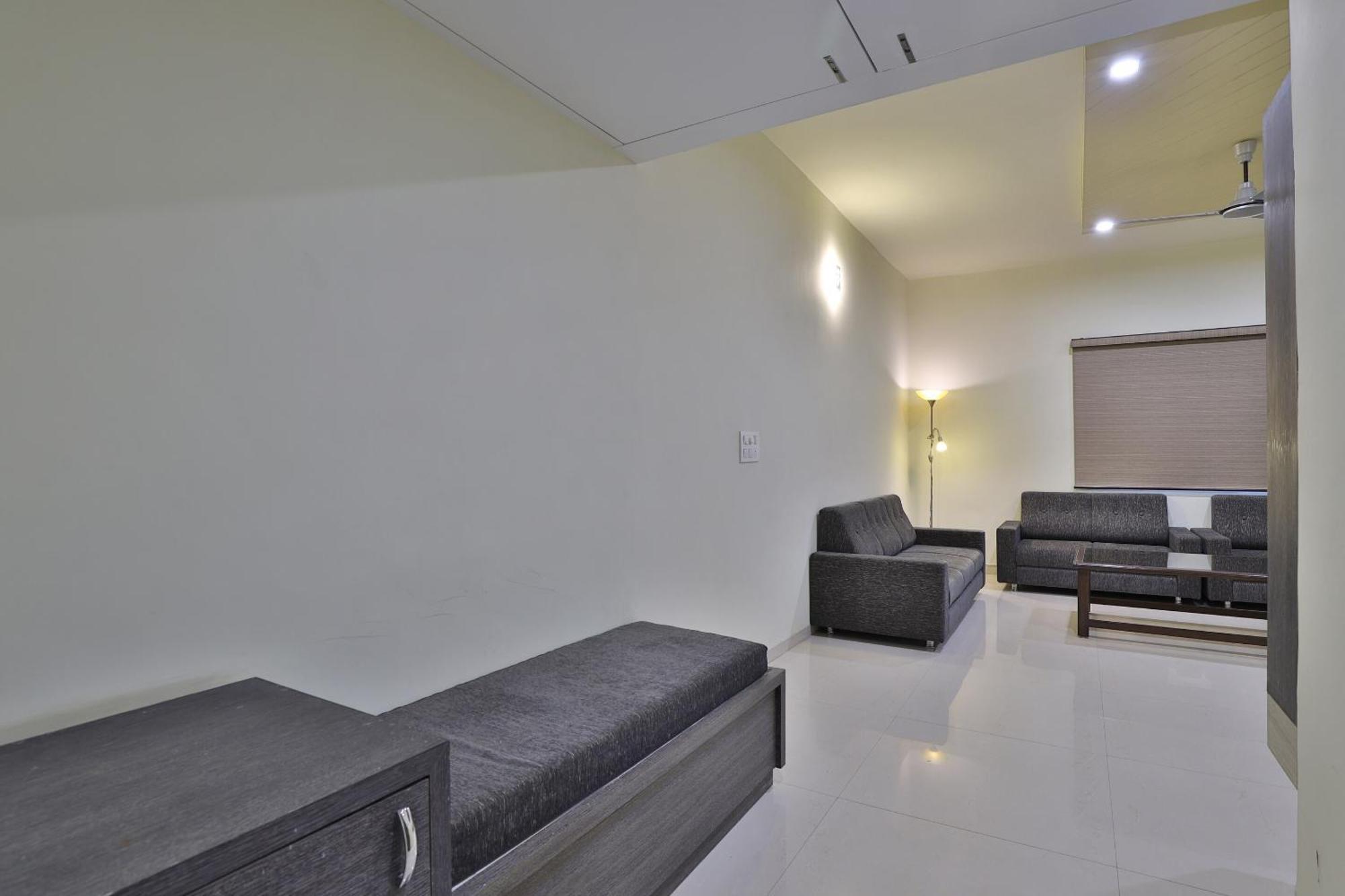 Atithi Resort Bharuch Экстерьер фото
